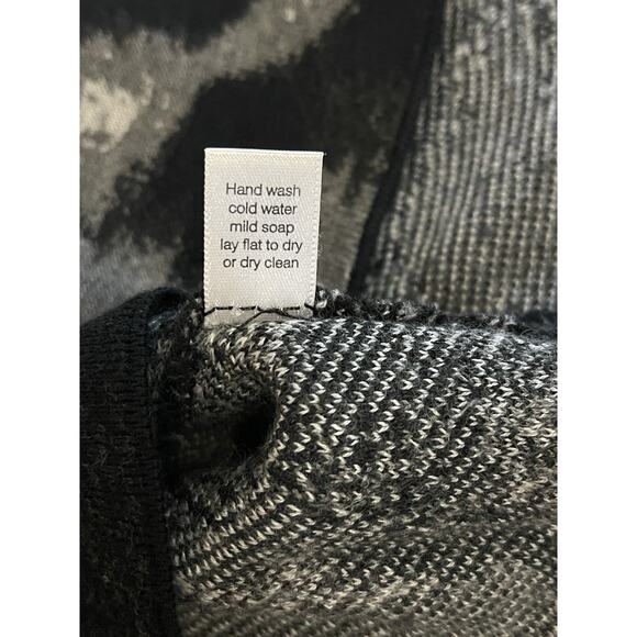 Peruvian Connection Knit Pima Long Skirt Size Medium Grey Black Geometric - Picture 4 of 5